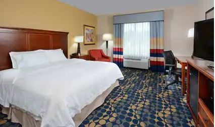 Hampton & Hotel